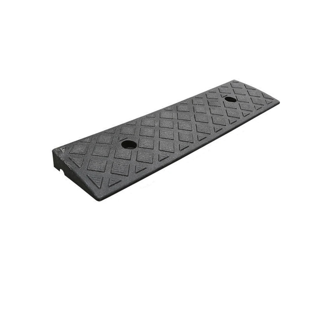 1pc Plastic Kerb Ramp Non-Slip Threshold Ramp 30mm Height For Cars